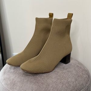 EVERLANE THE GLOVE BOOT IN CUMIN - SIZE 6